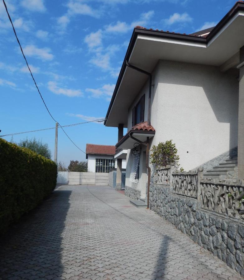 Amo' Le Langhe Acomodação com café da manhã Narzole Exterior foto
